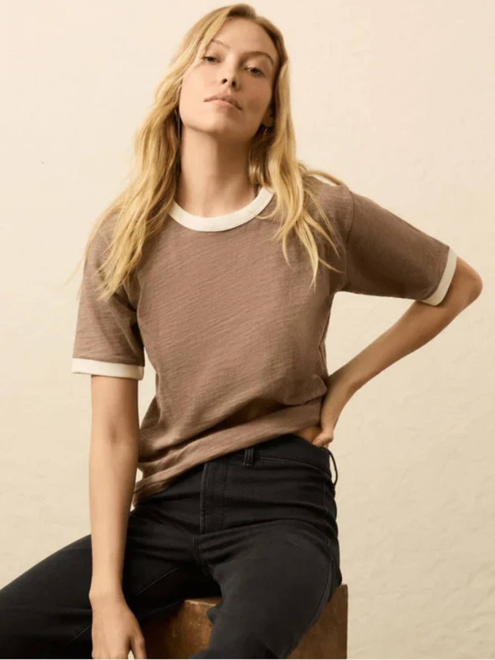 NWT Faherty Sunwashed Camp Tee in Wood Smoke with Cream Collar in Medium